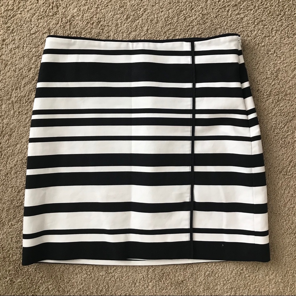 White House Black Market Skirt